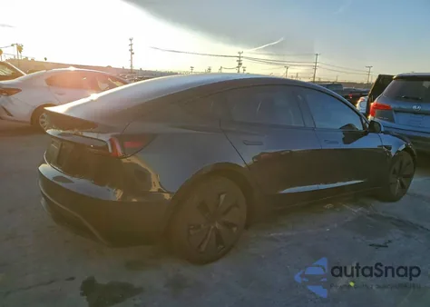 2025 Tesla Model 3 z USA, uszkodzony, nr VIN 5YJ3E1EA8SF016604